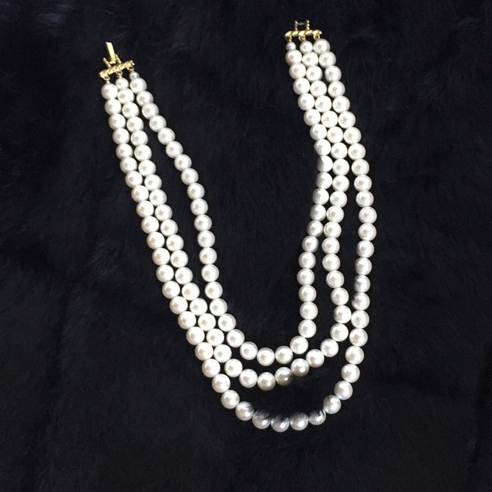 Vintage 3-strand Pearl Necklace